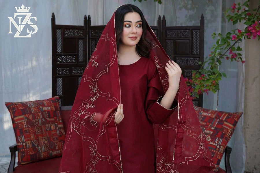NZS LUXE Lawn Farshi 3-Piece Stitched Suit in Maroon - image 3