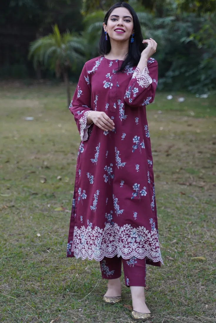 Magenta Embroidered Printed Slub Khaddar 2-Piece Winter Collection - image 1