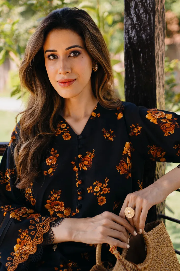 Black Embroidered Printed Slub Khaddar 2-Piece Winter Collection - image 2