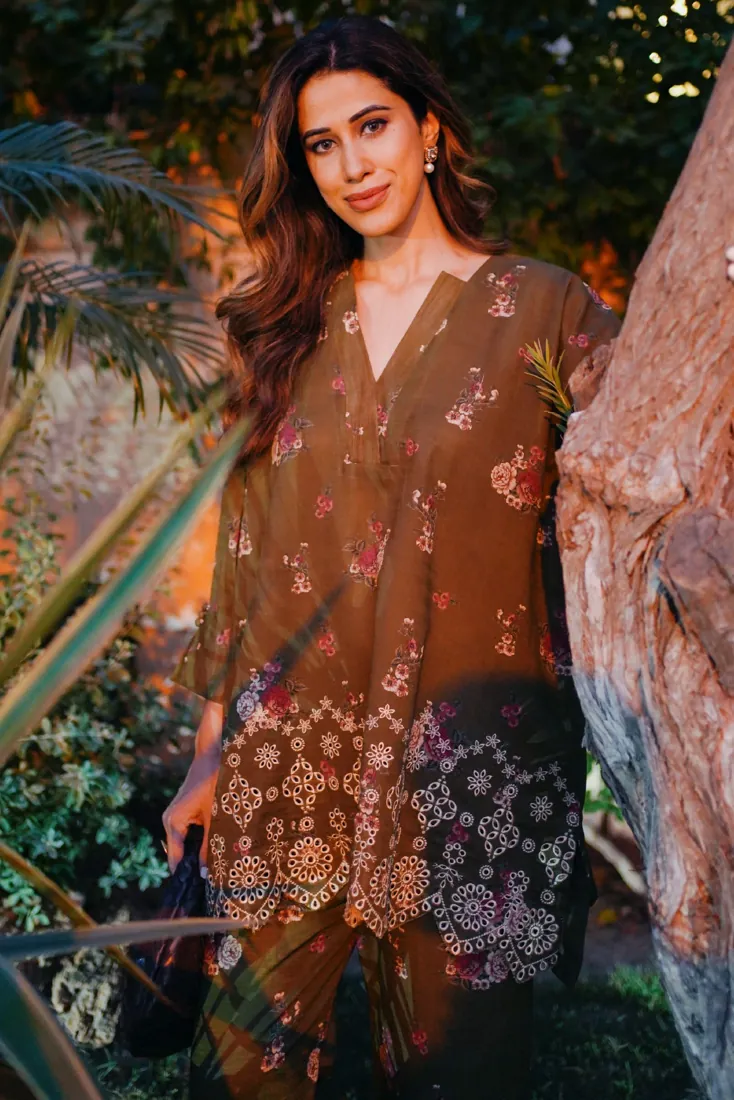 Olive Embroidered Printed Slub Khaddar 2-Piece Winter Collection - image 2