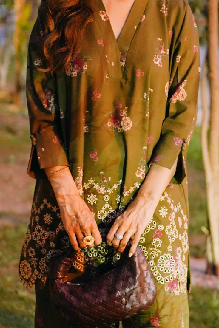 Olive Embroidered Printed Slub Khaddar 2-Piece Winter Collection - image 3