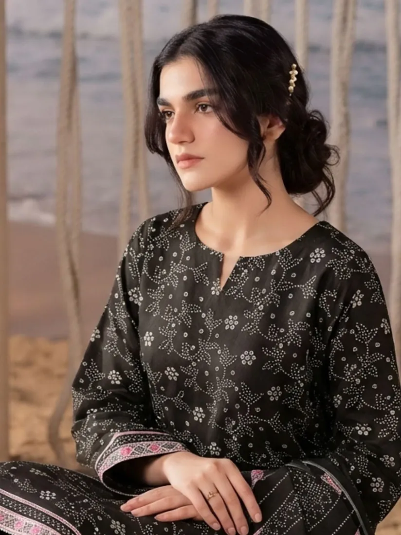 Black Printed Khaddar 3-Piece Winter Collection - image 4
