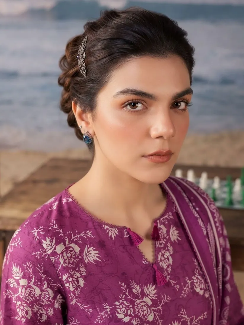 Fuchsia Printed Khaddar 3-Piece Winter Collection - image 5