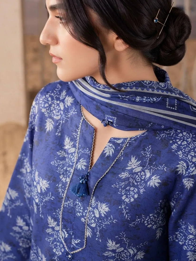Royal Blue Printed Khaddar 3-Piece Winter Collection - image 5